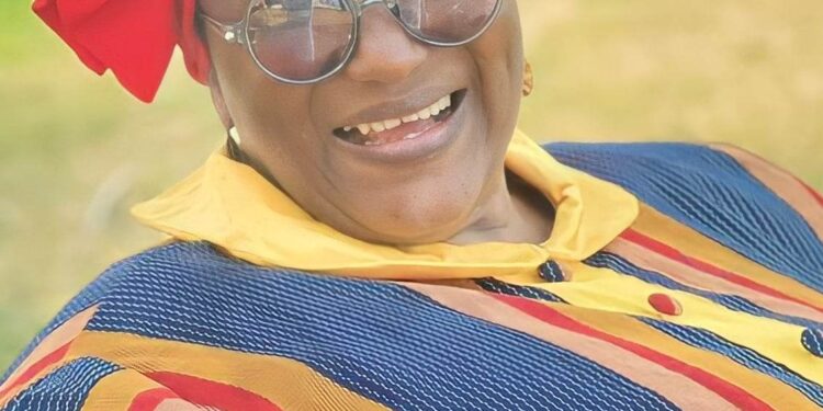 A Harkar Rubutu: Na Fi Fuskantar Matsala Daga Mata – Uwa Idris