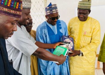 Gidauniyar Bukar Usman Ta Tallafa Wa Hausawan Togo Da Littattafan Hausa