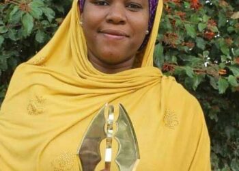 FAUZIYYA ƊANLADI SULEIMAN: Tattaunawa Da Uwar Marayu Da Raunana