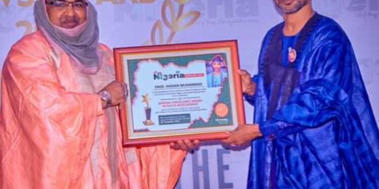 An Karrama Ɗanmadamin Yusufari Da Kambin Yabo Da Girmamawa