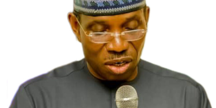 Generals Adeosun, Mukokomani Clinch 2024 TY Buratai Excellence Award in Military Leadership