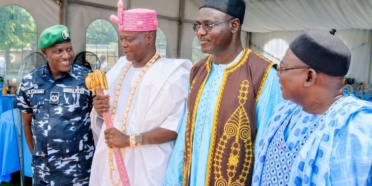 Janar Buratai Babban Ɗan Kishin Ƙasa Ne – Oba Adekunle Makama